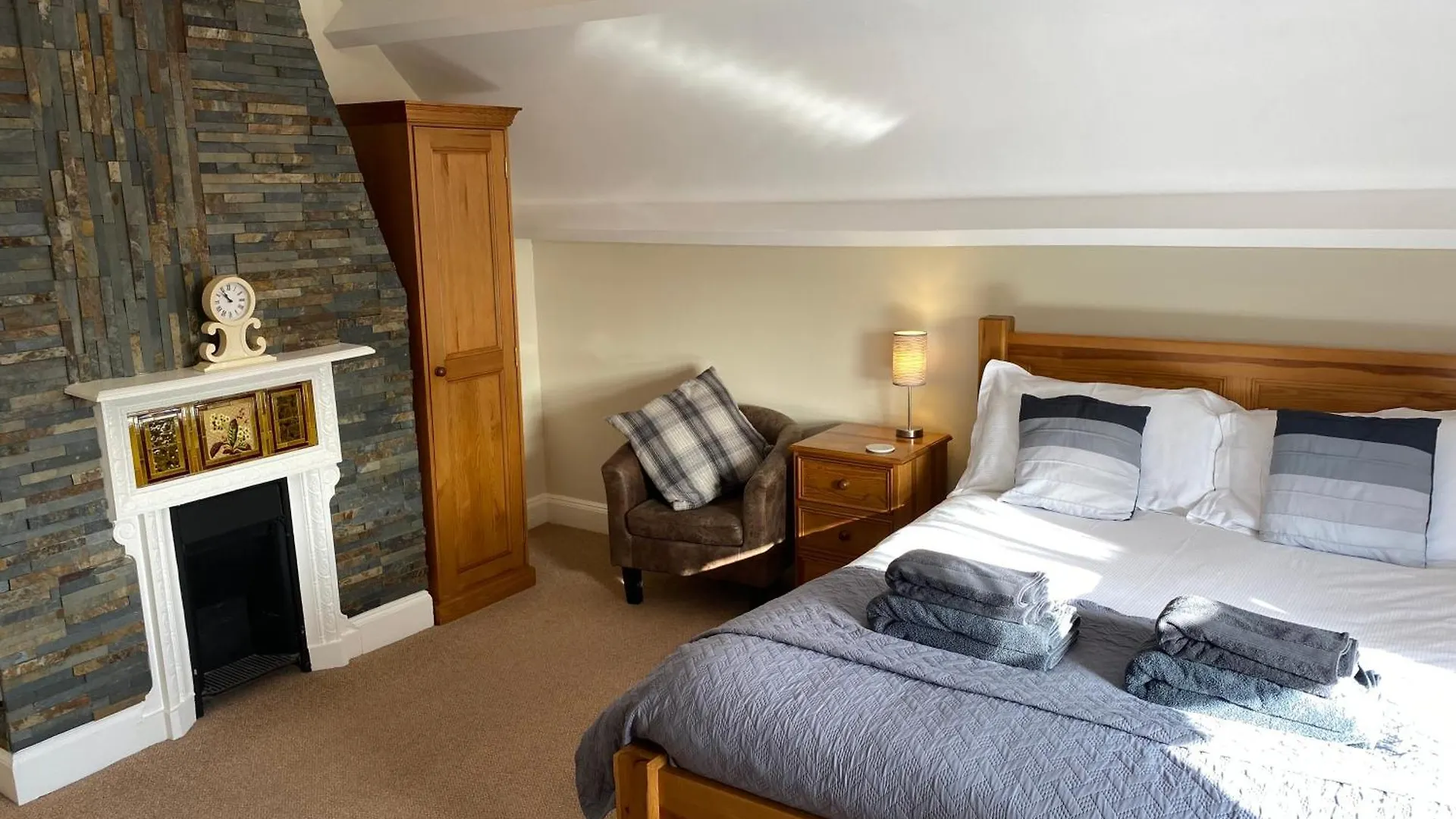 The Whalebone Arch Hotel Whitby