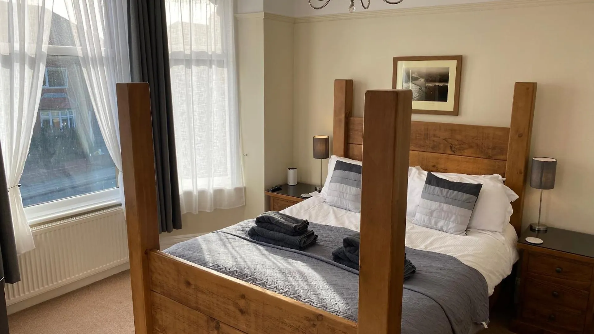 The Whalebone Arch Hotell Whitby 3*,