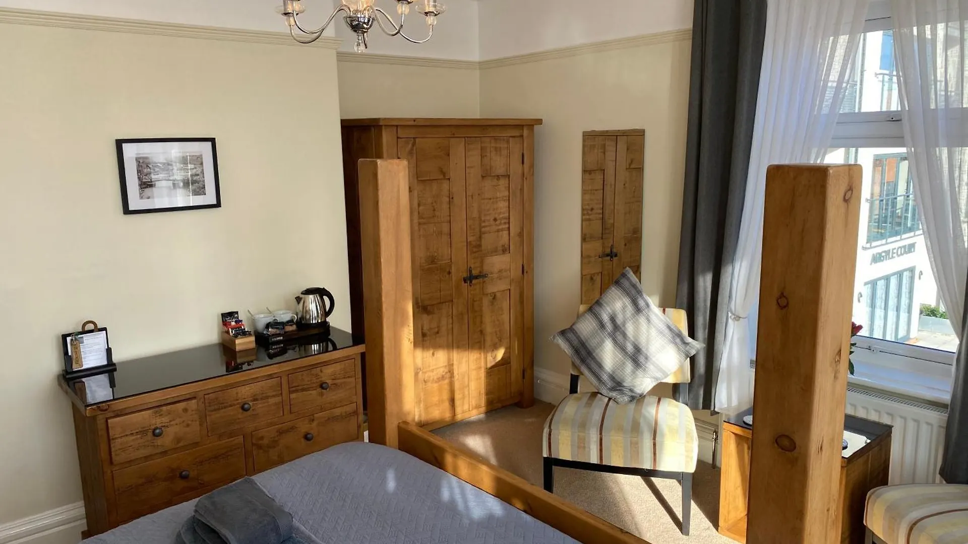 *** Pensionat The Whalebone Arch Hotell Whitby Storbritannien