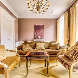 beautiful-historic-georgian-4-bed-house-heart-of-the-city.edinburghhotelsuk.org/