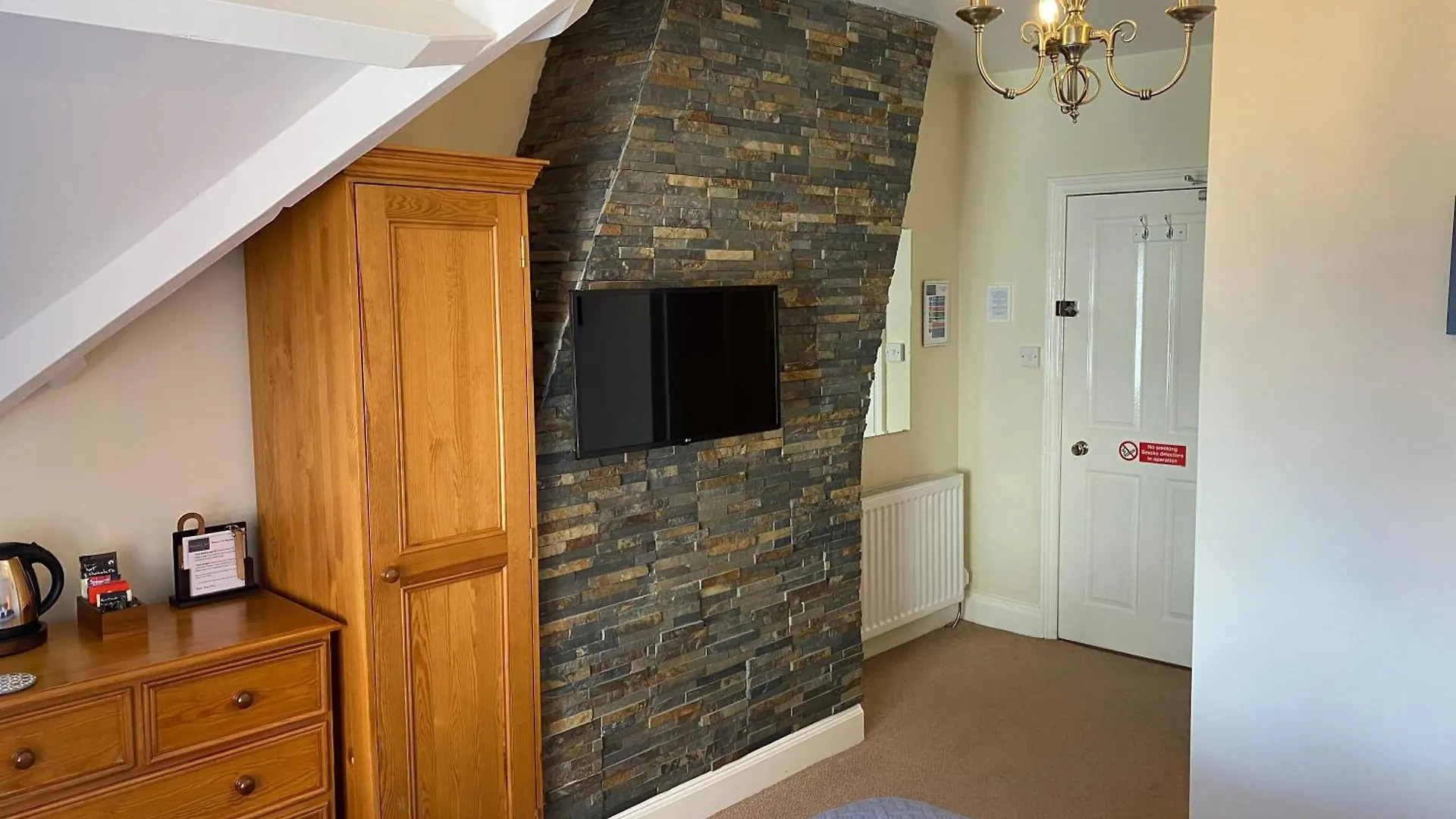 The Whalebone Arch Hotel Whitby 3*,