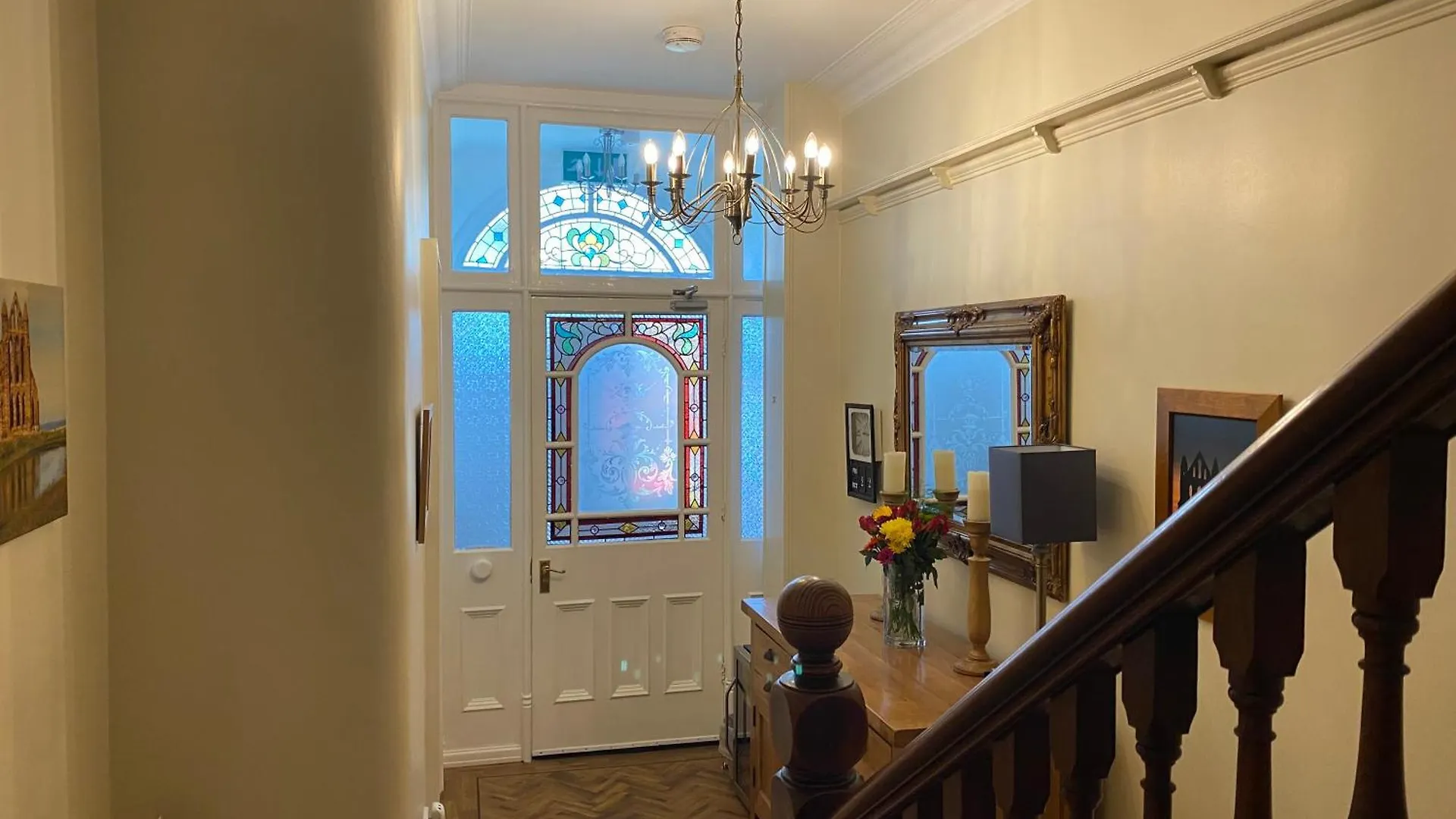 The Whalebone Arch Hotel Whitby Guest house